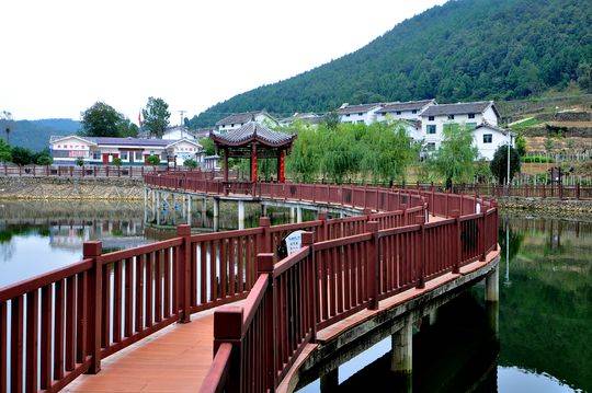 美丽新山村.